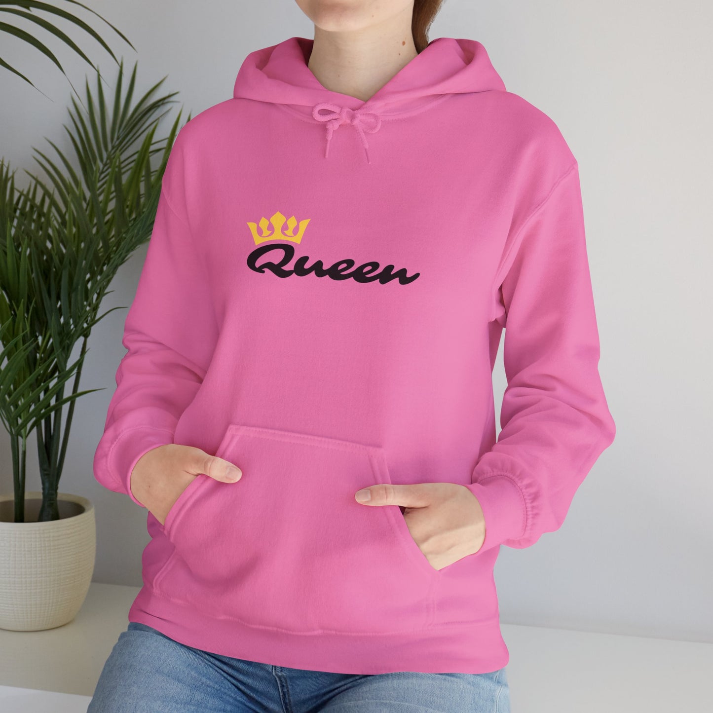 Queen Crown Heavy Blend Hoodie - Cozy and Stylish Sweatshirt